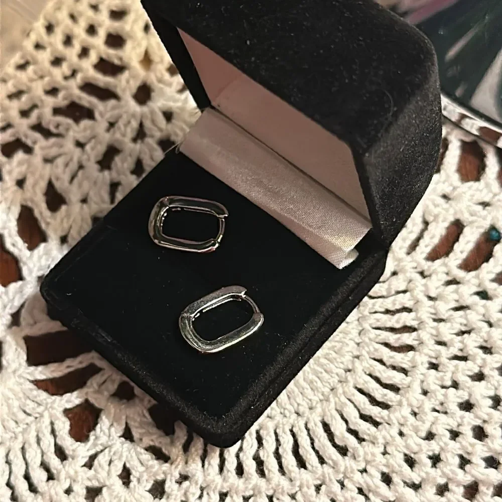 Simply Gorgeous 💧925 Sterling Silver Stamped Hoop Earrings Minimalism  Huggies